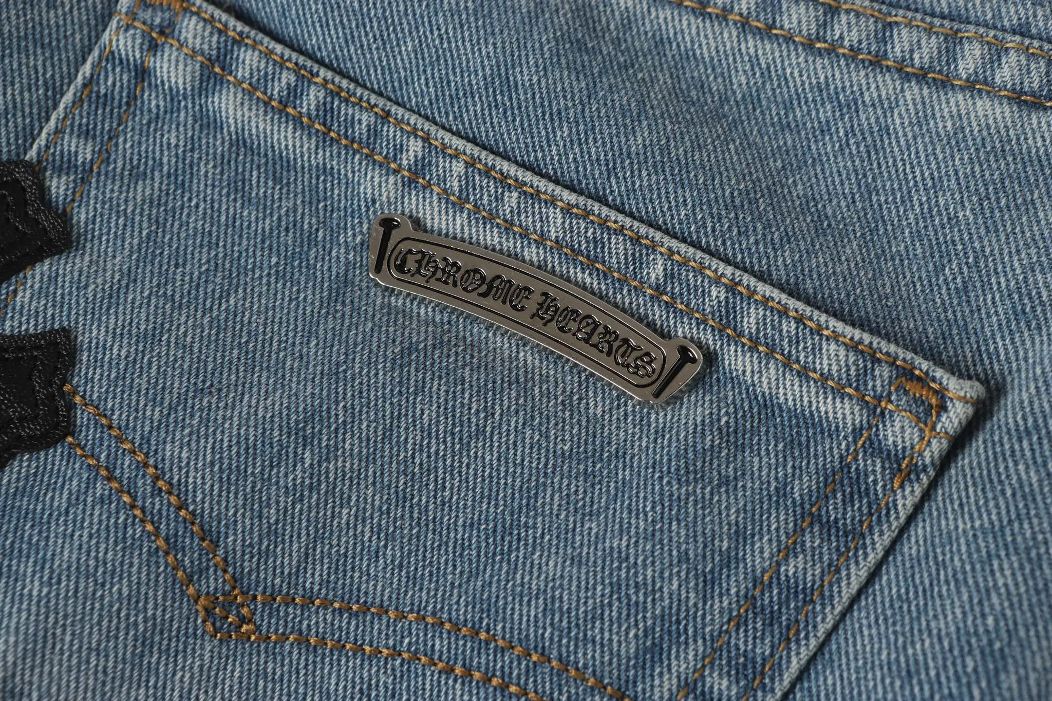 P260 Cross-border model, please do not place an order if you are pursuing quality - Chrome Hearts/Chrome Hearts Cross ✝️ Inlaid embroidered washed jeans, trousers and casual pants - High weight, high density and high quality. The wool is soft, delicate and skin-friendly. It feels soft and silky. It has excellent warmth and skin-friendly properties. - Customized weaving and dyeing, no color difference. No matter the fabric or workmanship details, it beats the ordinary version on the market - Hardware zipper accessories are all customized, full of details -Colour: washed blue -Size: 28 30 32 34 36